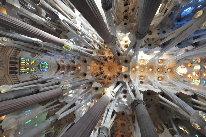 Sagrada Familia Private Tour in Barcelona - Pacing and time inside: how to avoid feeling rushed