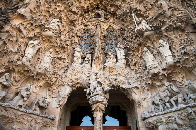 Sagrada Familia Private Tour with Expert Guide - Why an evening private visit changes everything at Sagrada Familia