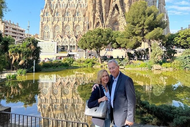 Sagrada Familia Private Tour with Priority Entrance - Meeting Point and Pickup: The Parts That Make or Break Timing