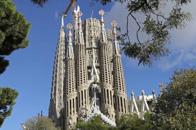 Sagrada Familia Private Tour with Skip-the-Line Ticket - Getting to the meeting points without stressing your schedule