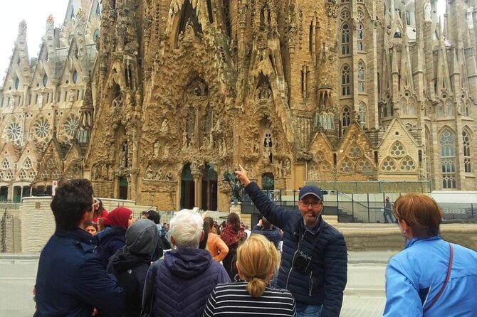 Sagrada Familia Small Group Guided Tour - Small Group Advantage: What Makes It Feel More Personal
