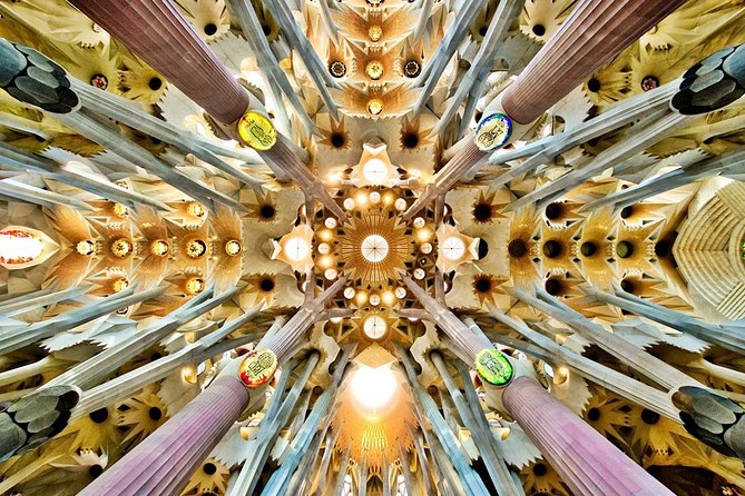 Sagrada Familia: Small Group Tour, hotel pick-up with Fast-Track - Fast-Track Entry Plus Hotel Pickup: The Time-Saver Mix