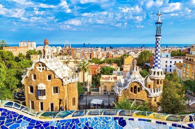 Sagrada Familia: Small Group Tour, hotel pick-up with Fast-Track - Morning vs Afternoon: Picking the Right Start Time for Your Photos and Pace