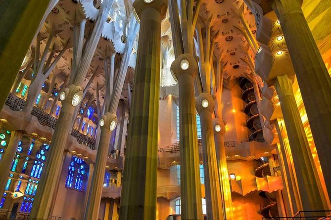 Sagrada Familia Small Group Tour with Skip the Line Ticket - What’s included, and what you should plan around