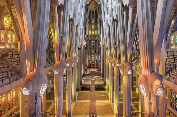 Sagrada Familia: The Golden Hour with Skip the line Tickets - Key things to love about this Golden Hour Sagrada tour