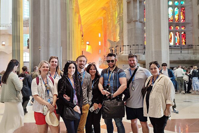 Sagrada Familia: The Golden Hour with Skip the line Tickets - Meeting point and what to watch for before you enter