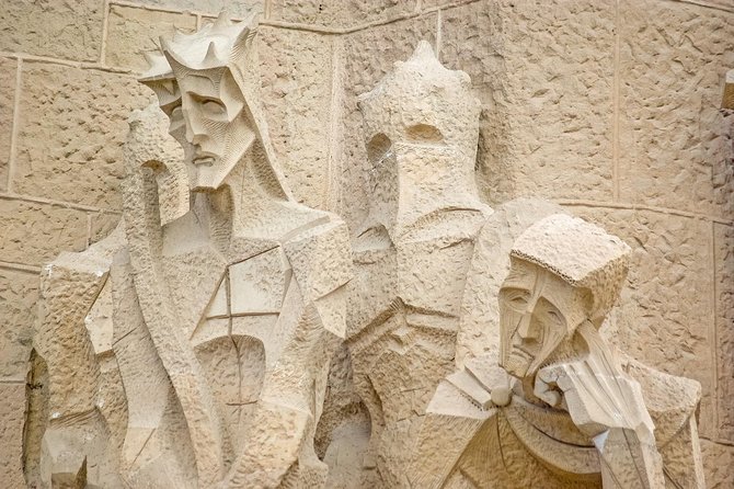 Sagrada Familia Tour with Express Entry and Local Guide - Price and Value: Paying for Time, Not Just a Ticket