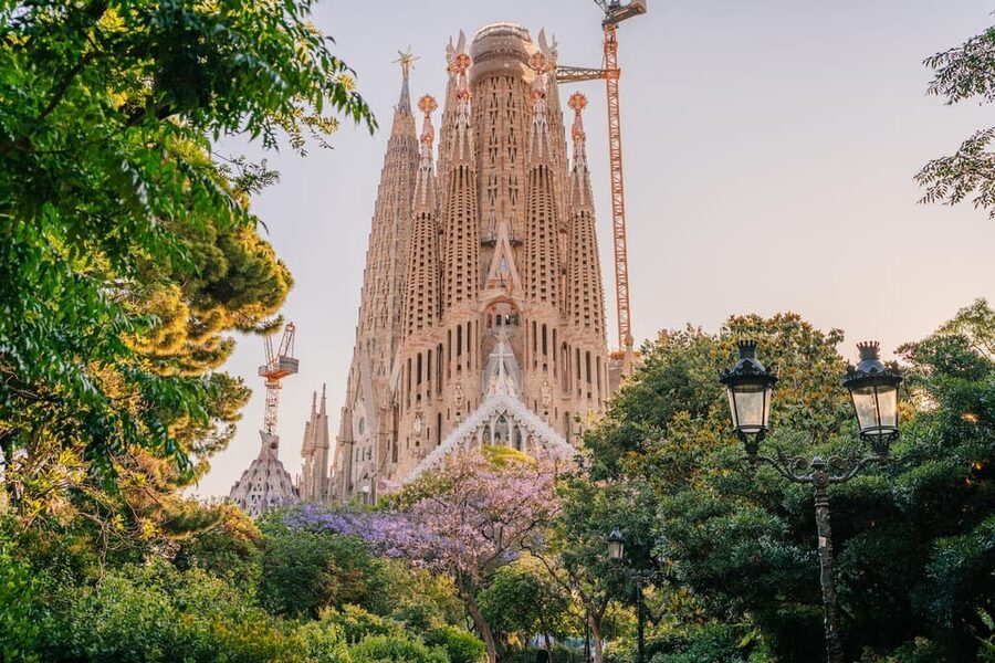 Sagrada Familia with Official Guide & Fast-Track Entry - Price and Value: Is $88 a Smart Move?