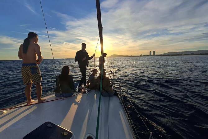 Sailing Experience in Barcelona with local captain - Small-group social time: a calm crowd, not a bus
