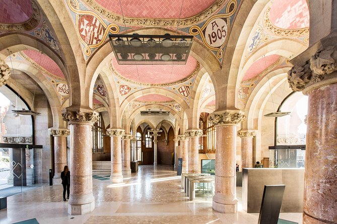 Sant Pau Recinte Modernista Entrance Ticket in Barcelona - Checking in and starting at the Administration Pavilion