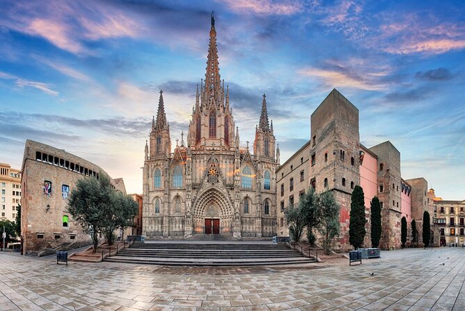 Self-Guided Audio Tour - Legends of the Gothic Quarter - The in-between stops: street, square, and a palace moment
