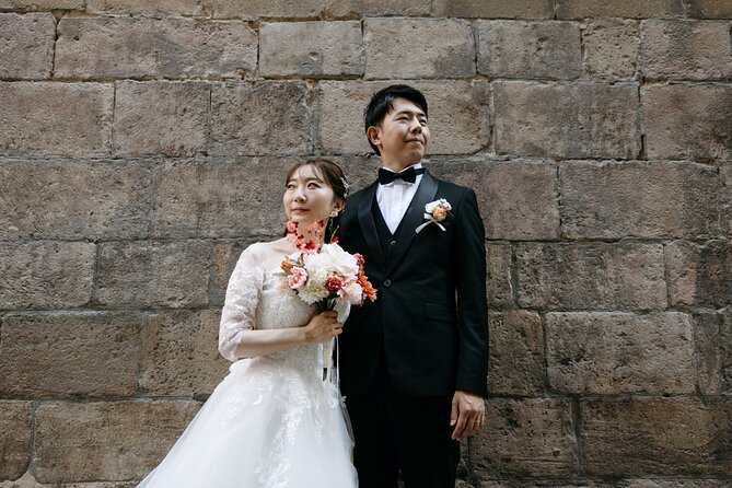 Shine in the Streets of Barcelona: cinematic & candid photos - Meeting Point at Plaça de lÀngel and the Pace You Should Expect