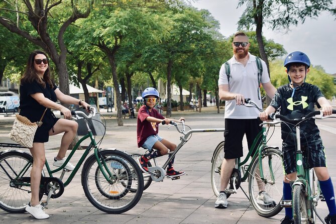 Sightseeing by Bike & Photo Shooting - Start at Carrer dels Escudellers, then roll into Port Vell