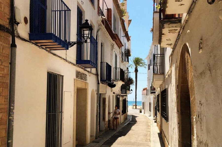 Sitges: Sailboat trip + walking tour and wine cellar tour - Price and value for a private group up to 2
