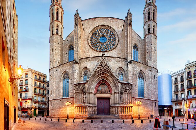 Skip-the-line Barcelona Cathedral with Private Guide - Cathedral highlights your guide will make click