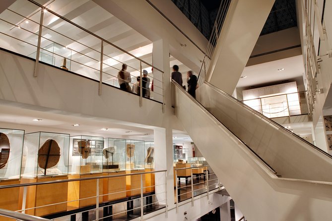 Skip the Line: Barcelona Egyptian Museum Admission Ticket - Entering Museo Egipci de Barcelona and using the mobile ticket smoothly