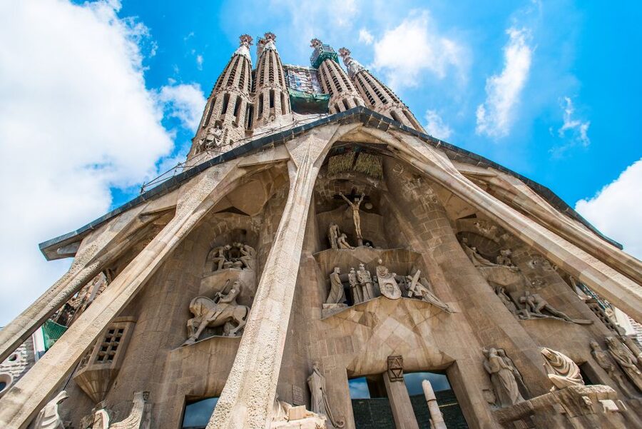 Skip-the-Line Barcelona & Montserrat Tour with Pick-up - Should you book this Barcelona plus Montserrat tour?