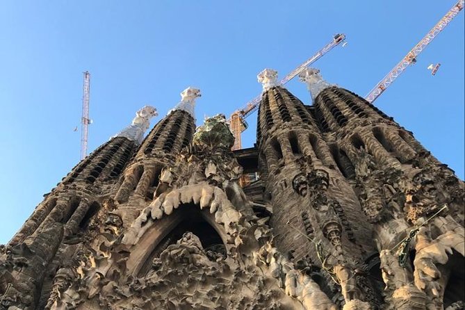 Skip The Line : La Sagrada Familia Guided Tour - Skip-the-line Sagrada Familia, with a guide who keeps it moving