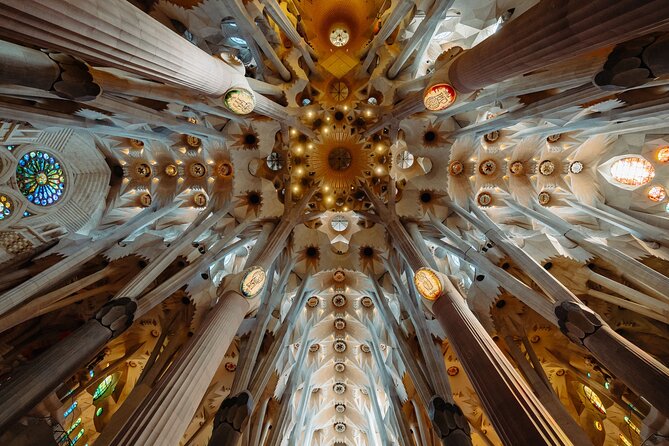 Skip the Line Sagrada Familia Guided Tour & Optional Cava Upgrade - Group size, pacing, and how to make sure you actually hear the guide