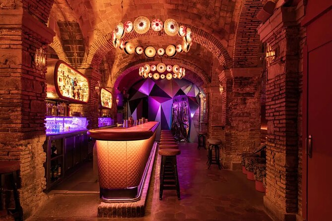 Speakeasy Bar Tour & VIP Nightclub - Flaherty’s Irish Pub: the social warm-up with icebreakers and a first drink