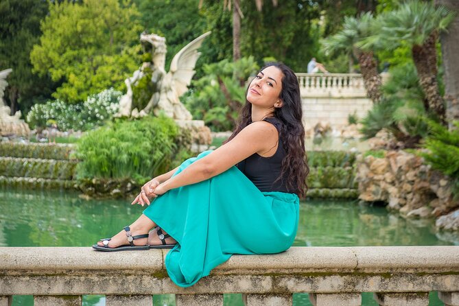 Sunny Barcelona Photoshoot - Morning vs Afternoon vs Private: How to Choose the Right Slot