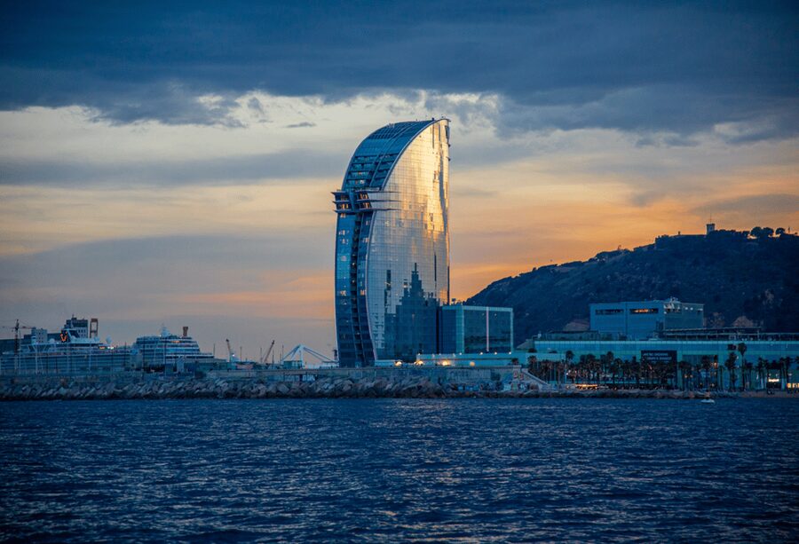Sunset Sailing Experience in Barcelona - Why a Mediterranean sunset from Barcelona’s water beats the usual sightseeing