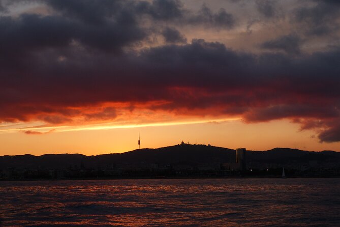 Sunset Sailing Tour in Barcelona - Practical Tips for a Better Sunset Sail in Barcelona