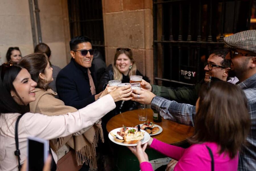 Tapas Food Tour with Dinner in Barcelona - The Gothic Quarter for 45 minutes: where the stroll adds story to the meal