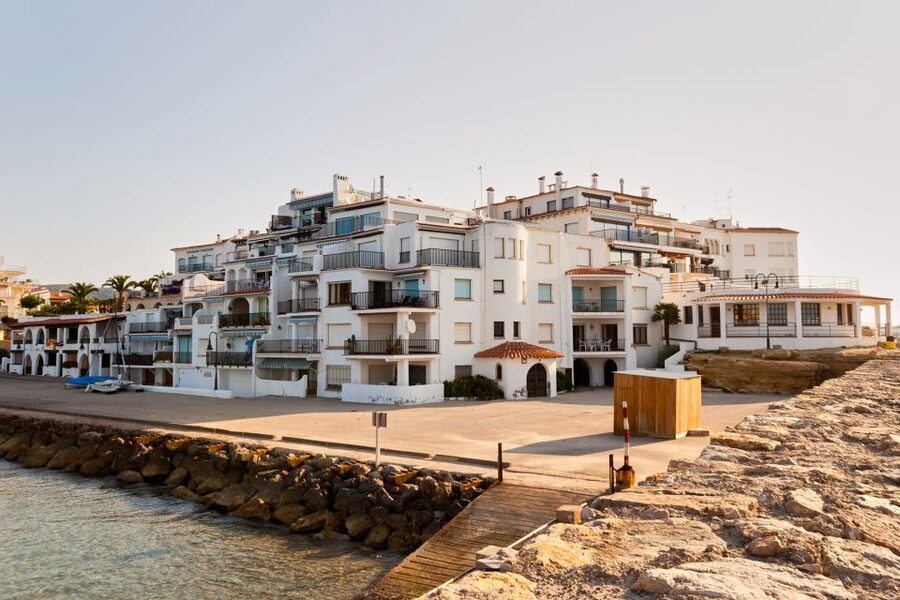 Tarragona & Sitges Small Group Full-Day Tour - Roc de Sant Gaieta: A Small Shore Stop That Feels Like a Different Mood