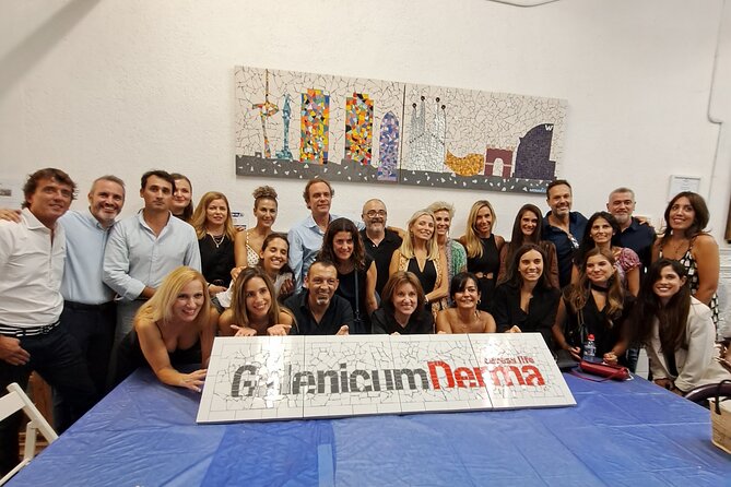 Teambuilding Barcelona: Create the logo of your company in mosaic - The role of Angelika and why groups leave proud