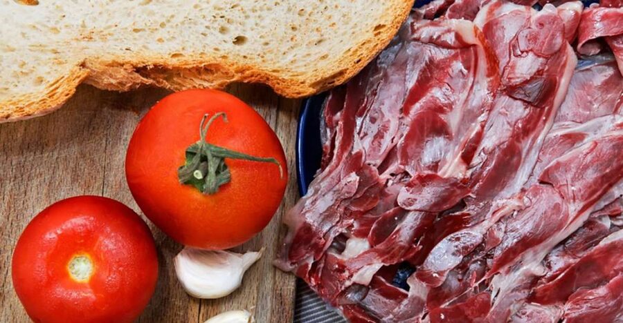 The 11 Tastings of Girona small-group tour and dinner - Meeting at Plaça de la Independència and getting your bearings
