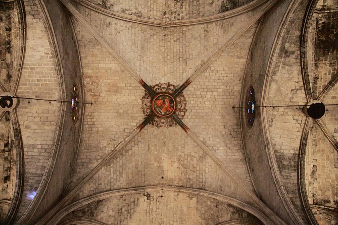 'The Cathedral of the Sea' Walking Book Tour - Plaça Sant Jaume: where civic life and Catalonia politics meet