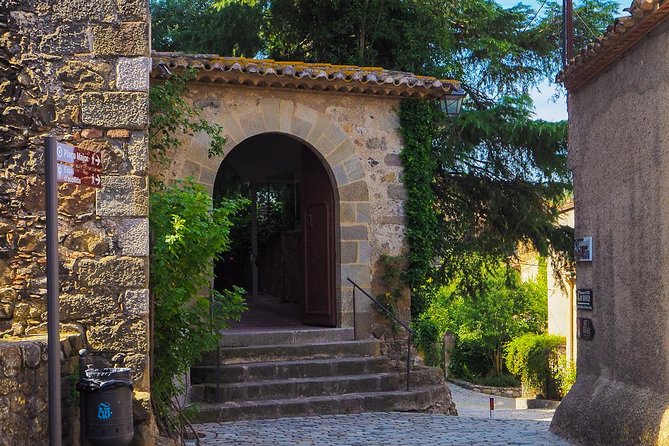 The Dalí Triangle & Cadaqués Day Trip from Girona - Stop 1, Gala’s Castle in Púbol: quiet context for a bigger story