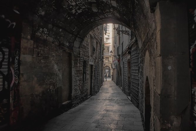 The Gothic Trail – Ghosts of Barcelona Exploration Game - Route Walk: From Plaça de Sant Jaume to Carrer del Bisbe