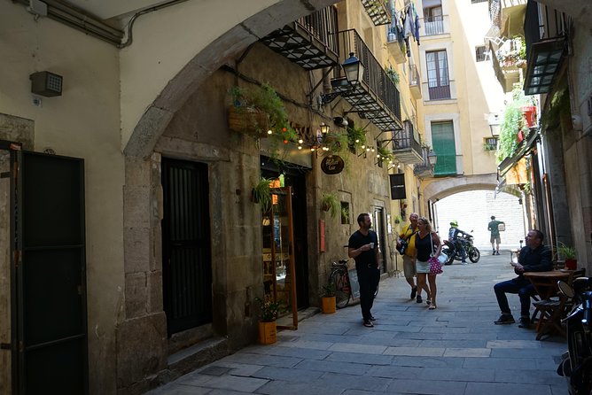 "The Shadow of the Wind" Novel Walking Tour - Born workshop streets, guild names, and the city’s memory in trade
