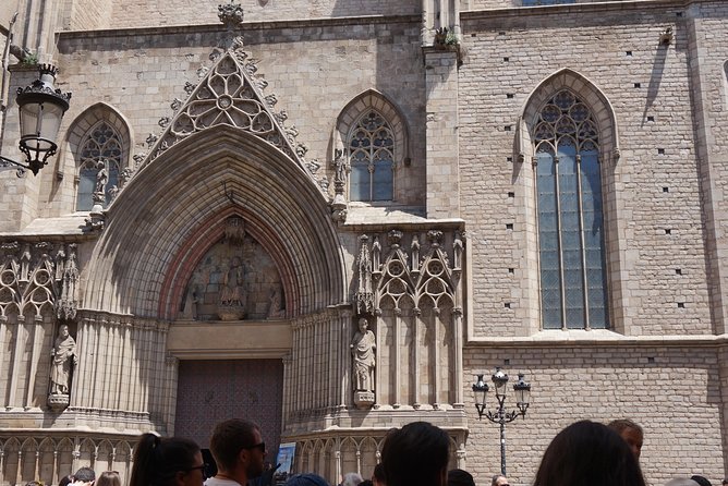 "The Shadow of the Wind" Novel Walking Tour - Els 4 Gats, Modernisme energy, and the novel’s literary hotspots