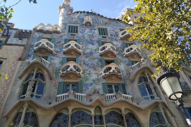 The Story of Gaudi and Modernism Private Walking Tour - Why this Gaudi and Modernism tour feels different