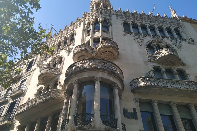 The Story of Gaudi and Modernism Private Walking Tour - What kind of traveler this fits best