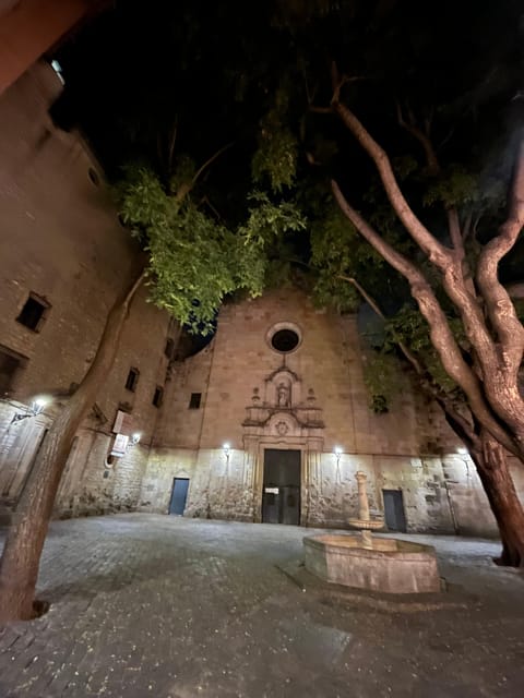 The Timeless Beauty of Barcelona’s Gothic and Born Quarters - Meeting in the Right Place: Pl. de Sant Jaume and Starbucks