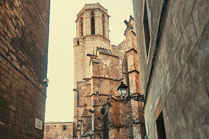 The Ultimate Old Town Tour in Barcelona - Las Ramblas: the main stage, with context you can use