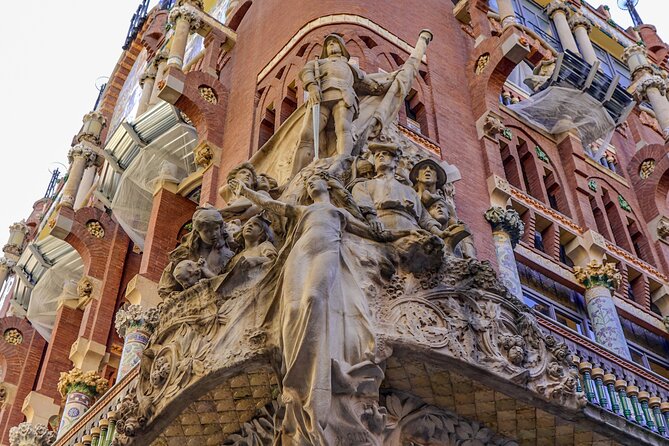 The wonders of architecture 2 hours on foot in Barcelona - Price and value: why $29.67 can be a smart use of time