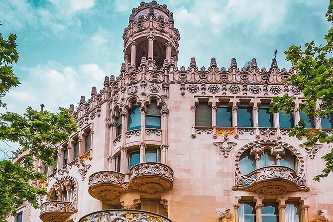 The wonders of architecture 2 hours on foot in Barcelona - Who should book this Barcelona architecture tour