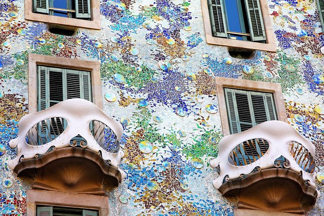 The wonders of architecture 2 hours on foot in Barcelona - The 6-stop route, what you actually see at each one