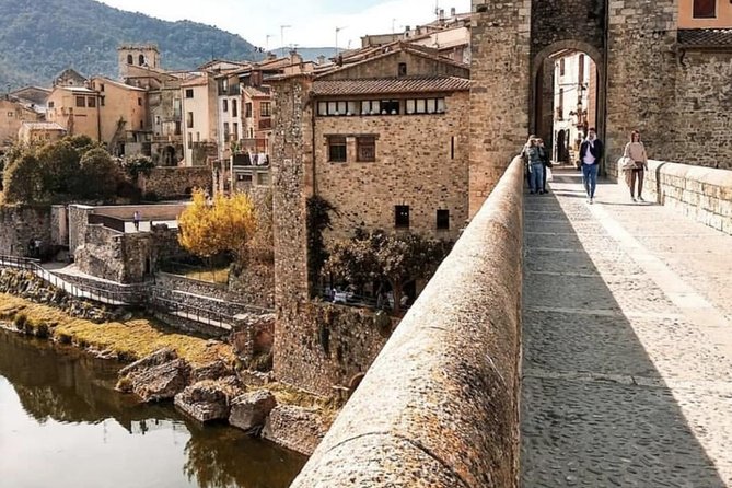 Three Medieval Gems & Local Lunch Private Tour from Barcelona - Key Points Before You Go