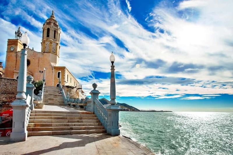 Tour in Sitges ( Bcn): Cultural diversity, tapas and beach - Meet at Sitges Central Train Station, Then Get Your Bearings Fast