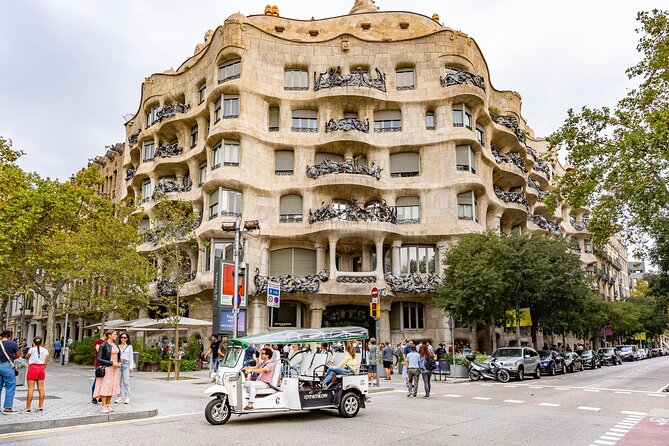 Tour Welcome Barcelona with Local Guide in Eco Tuk Tuk Private - Montjuïc and the Longer-Tour Add-Ons You’ll Want
