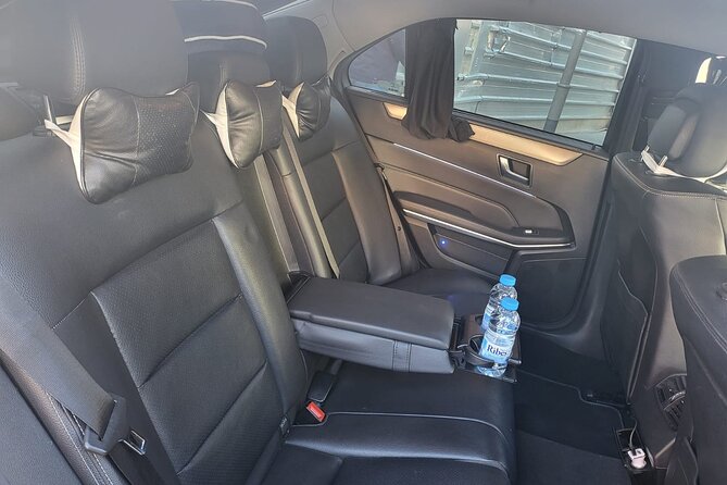 Transfer Barcelona Airport - Private group value: up to 8 people, one vehicle plan