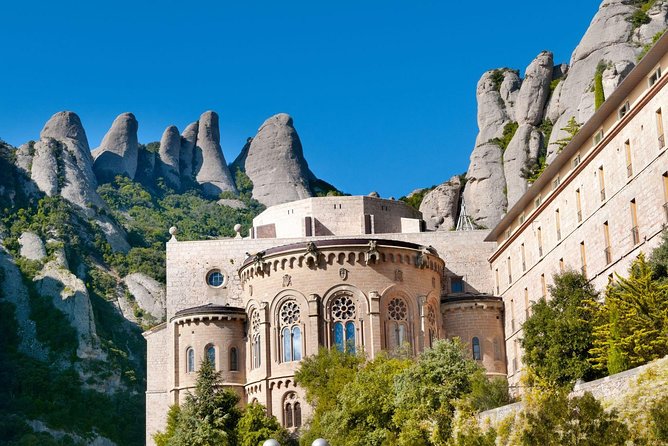 Transfer to Montserrat Monastery from Barcelona - The Montserrat Museum: how it helps the monastery make sense