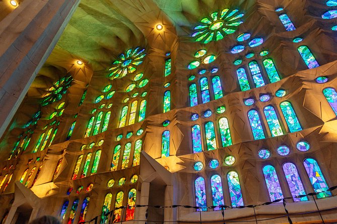 Treasures of Barcelona: Private Gaudi Walking Tour - Stop Two: The Dragon-Roofed Apartment Block, Now a Museum