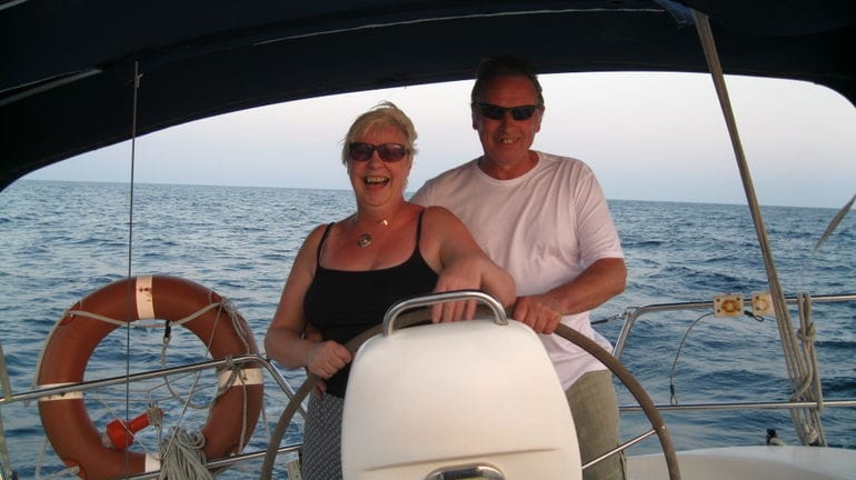 Two Hour Luxury Sailing Experience with Open Bar - From W Hotel to Marina Vela: the easy start